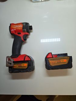 Milwaukee M18 Impact Driver + 2 M18 Batteries