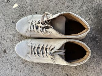 Men’s 9.5 Kenneth Cole Shoes