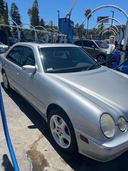 MERCEDES 2002 E320