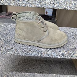 UGG Women’s Neumel Suede Chukka Boots in Burnt Olive Sz.6