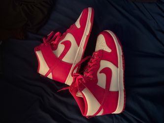 Women’s Nike Dunk High Hot Pink 8.5W