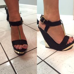 Black wedges
