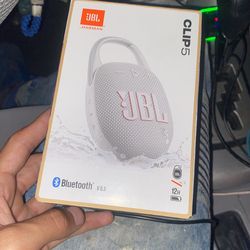 JBL Clip 5 