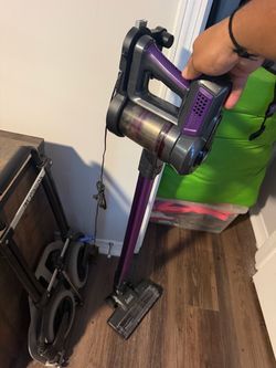 Vacuum rechargeable