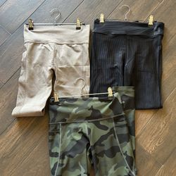 Women’s Size Medium Leggings 