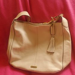 Authentic Coach Avery Leather Hobo Shoulder Bag


