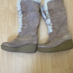 Women's Fur-Lined Boots，size 7.5