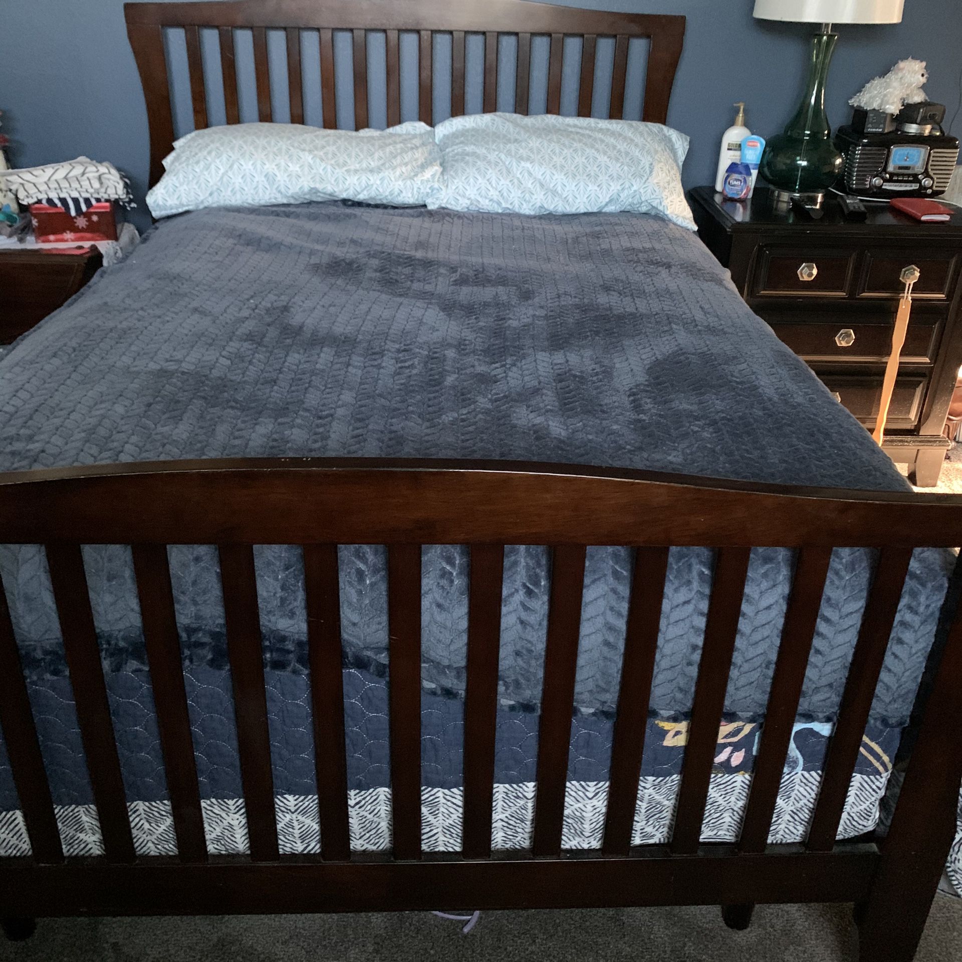 Full Sz Bed Frame & Nightstand/NO mattress