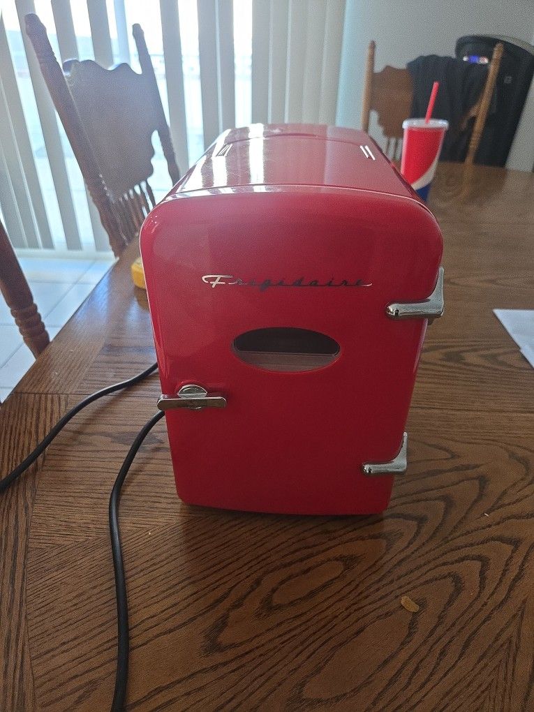 Frigidaire Mini Fridge