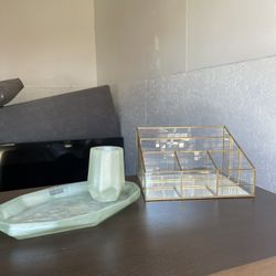 Bathroom Toothbrush Holder, Tray, & Product organizer 