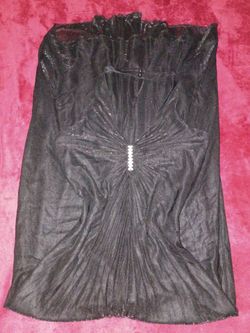 Beautiful black gown 7/8