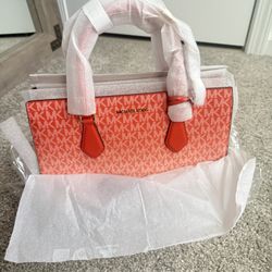 Michaels Kors Purse (Never Used) $200