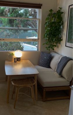 Coffee / kitchen table