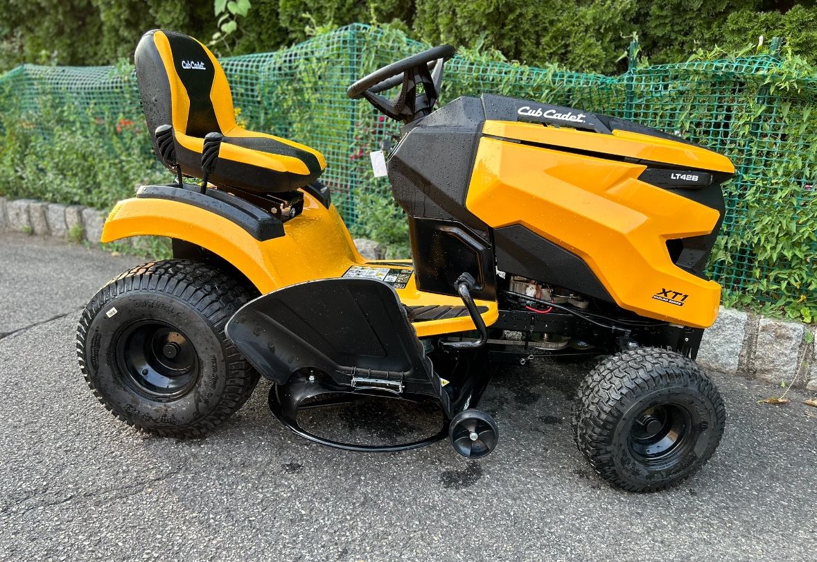 Cub Cadet 42” Ride On Mower
