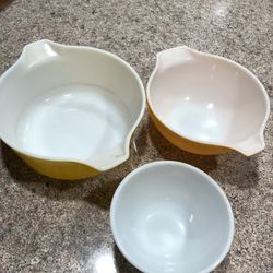 Vintage Pyrex (3 Bowls)