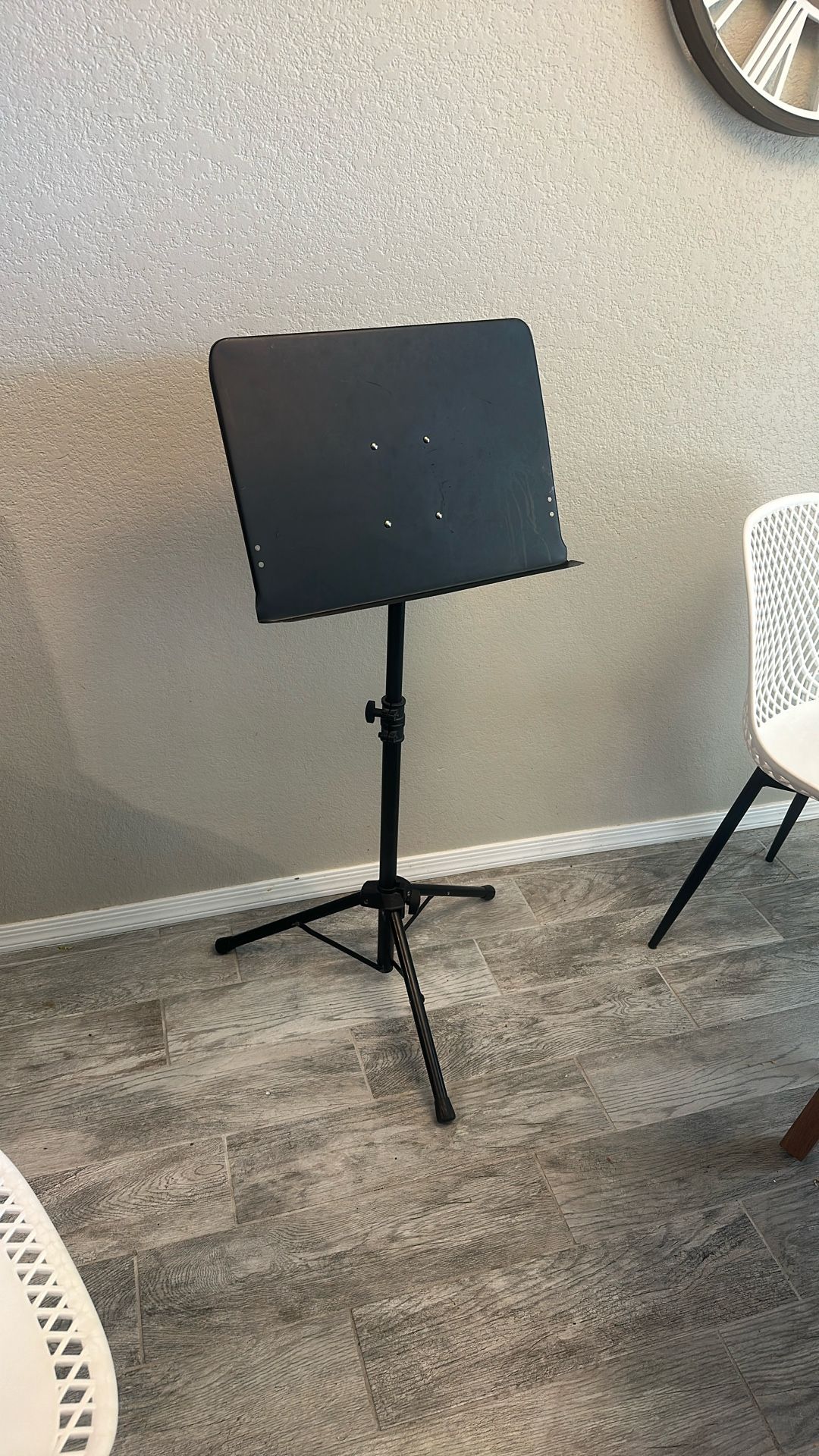 Music stand