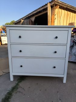 DRESSER !!