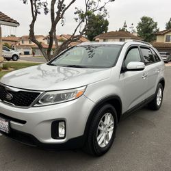 2014 Kia Sorento LX Low Mile
