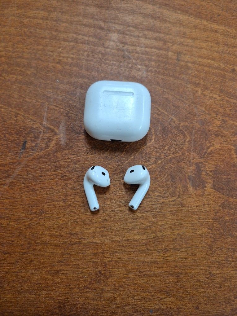 Apple Airpods 4th Generation With Charging Case