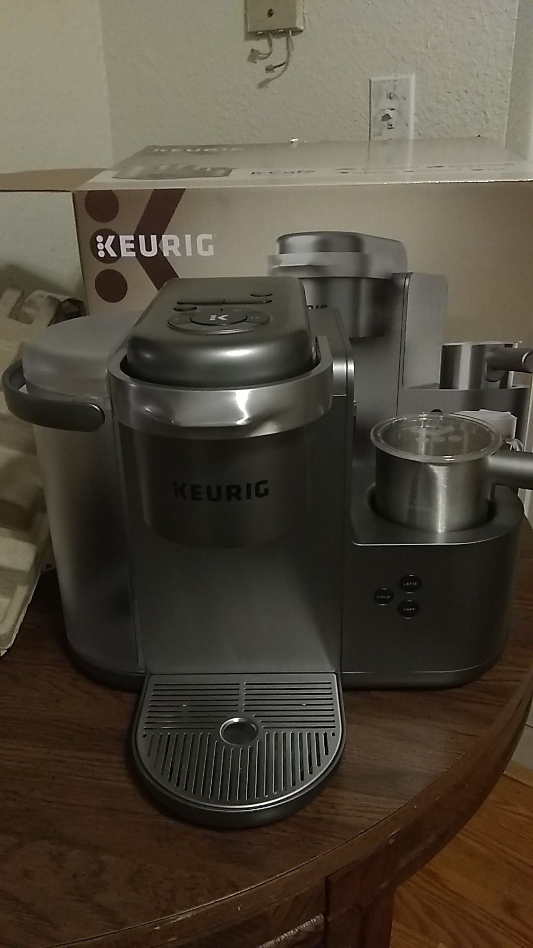KEURIG K•Cafe Single Serve Coffee, Latte & Cappuccino Maker