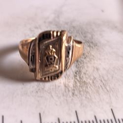 High School Ring 10 Karat Gold Sea Photos For Condition Probably From The 60s 