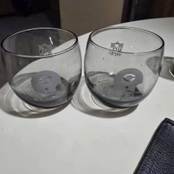 CHICAGO BEARS VINTAGE SHELL GAS STATION GLASSES SET 2