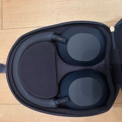 Sony XM5 Noise Cancelling Headphones 