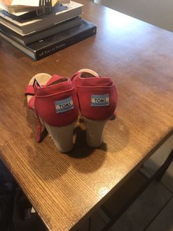 Red TOMS wedge size 10