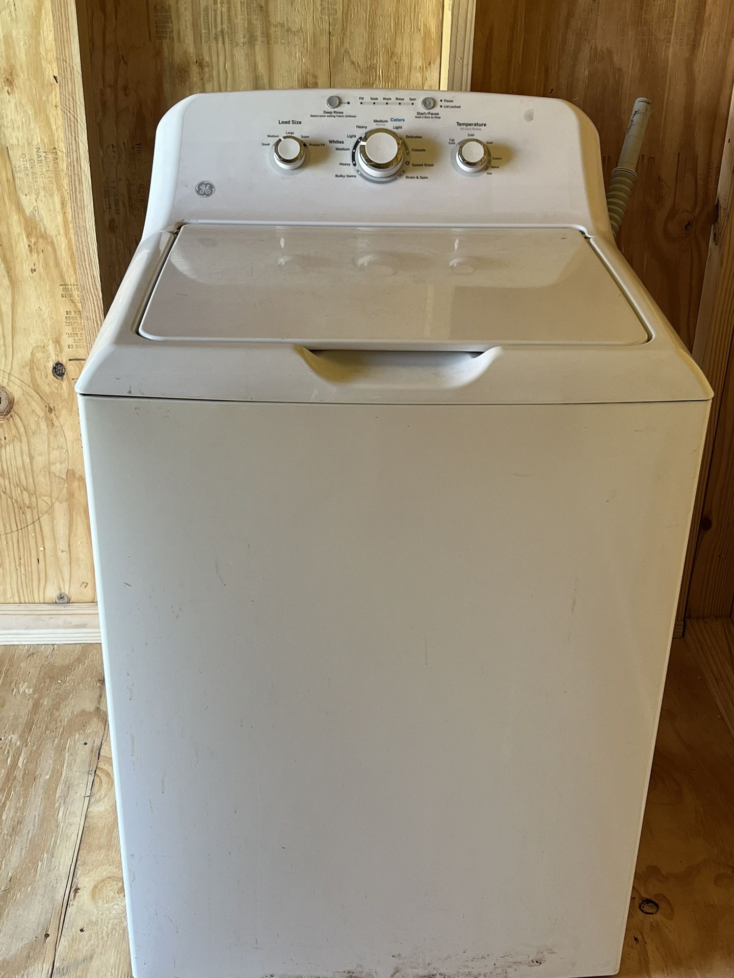 GE Washing Machine (3.8 cu. ft.)