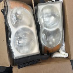 Dodge Ram 1500 Headlights