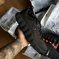 Nike Mind 002 Black Hyper Crimson 