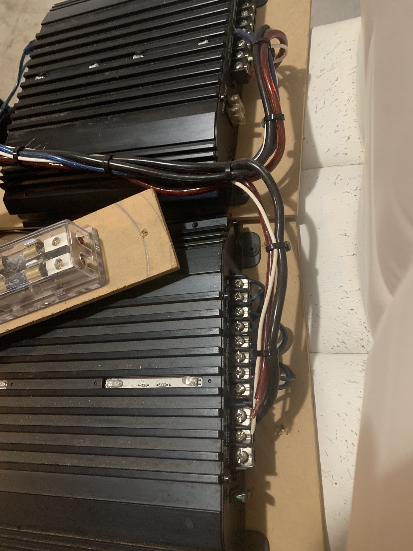 Sistema De Sonido Para Carro En Buenas Condiciones