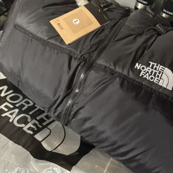 North Face Puffer Jacket *Brand New* (Never Worn)