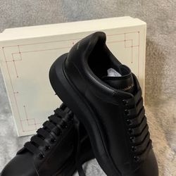 Alexander mcqueen size 9.5