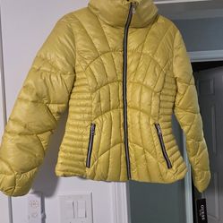 GUESS  Puffer Jacket for Women size "M"