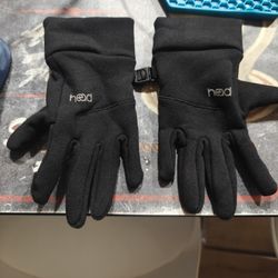 HEAD Kids’ Touchscreen Compatible Gloves For 6 To 10 Year Old