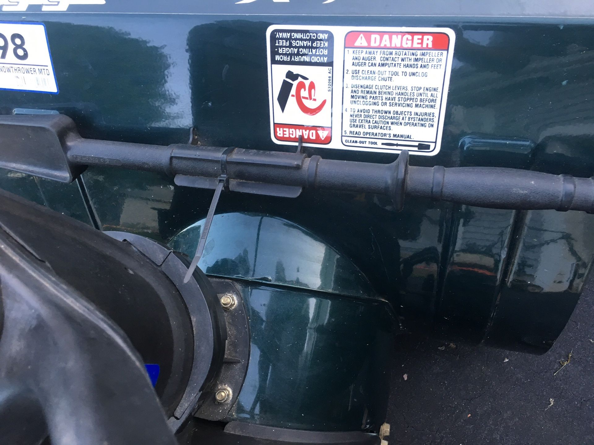 Snow Blower ( Yard Machines by MTD) Extreme Auger, 22” Width 5.5 HP