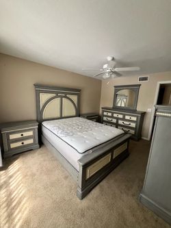 6  Piece Queen Bedroom Set