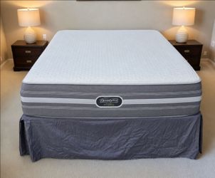 Queen Simmons Beautyrest Kismet Mattress / Boxspring / Metal Frame Bed