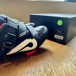 Peloton Cycle Shoes (Size 36 ) (NEW)