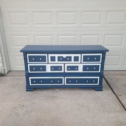 7 Drawer Solid Wood Dresser 60"L x 18"W x 33"H