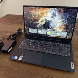 Lenovo IdeaPad 5 / 15-inch / i7-1165G7 / 12GB / 256gb SSD 11th Gen Like New!!