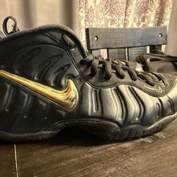 Size 9 - Nike Air Foamposite Pro Black Metallic Gold