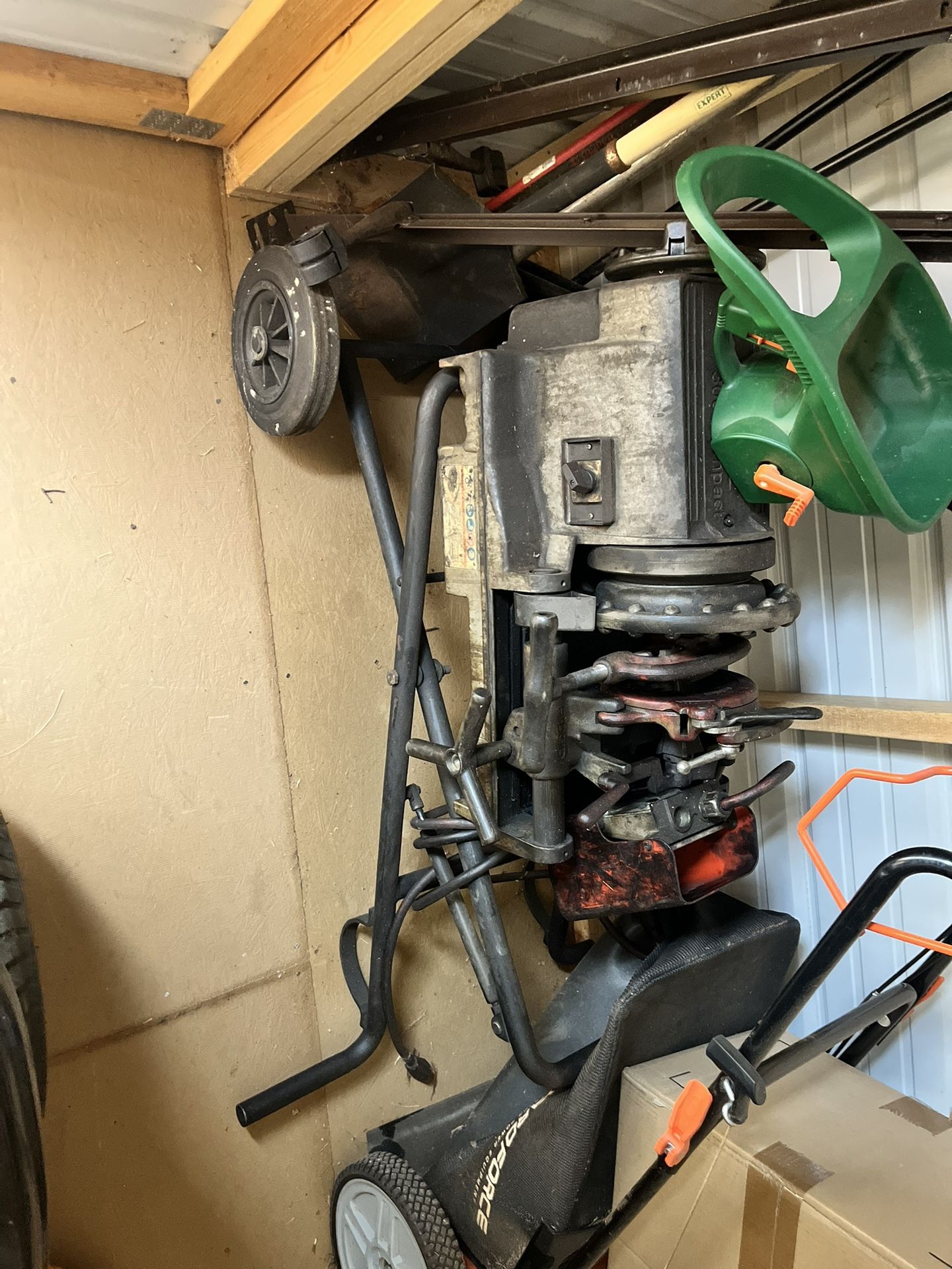 Rigid 300 Compact Pipe Threader