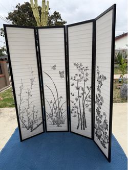 Nice Japanese Oriental Style 4 Panel Black/White Room Divider