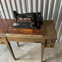 Old Singer Circa 1950s Sewing Machine 