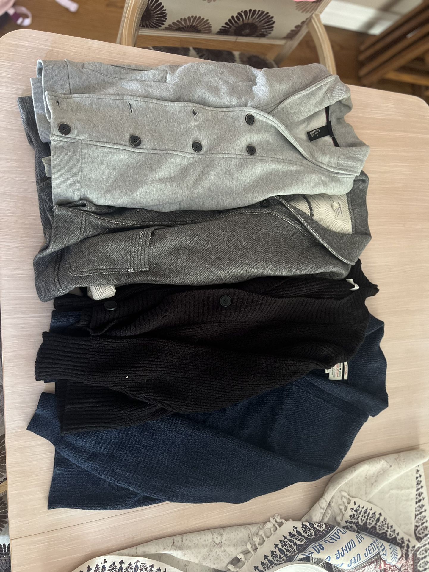 4 Cardigans Size Small