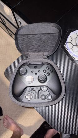 Great condition elite series 2 pro Xbox controller