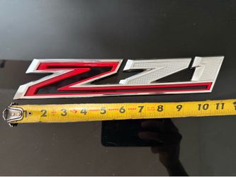 Genuine OEM GM 2020-2025 Silverado 2500/3500 LH Z-71 Fender Emblem (contact info removed)3