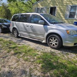 2010 Chrysler Town & Country